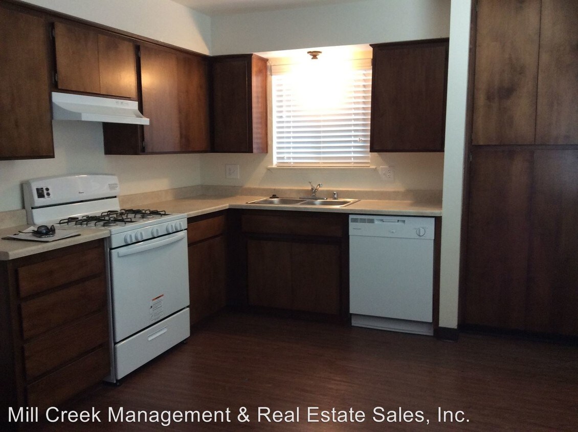 Foto principal - 615 N Locust St