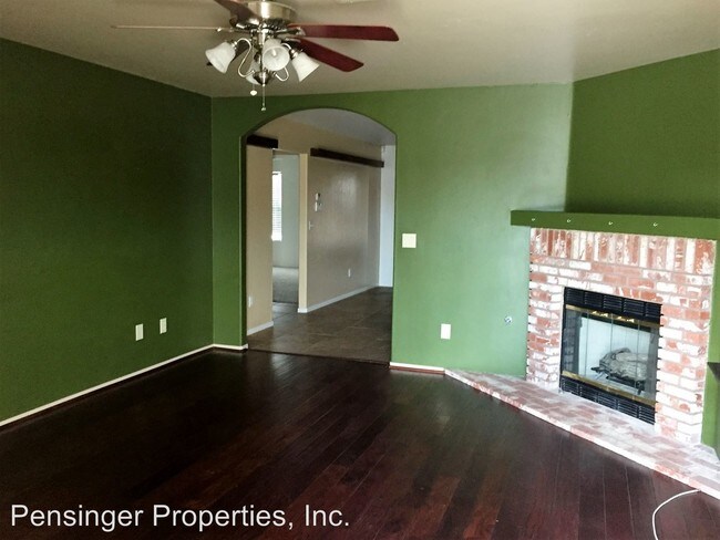 Building Photo - 12204 Kingfisher Ave