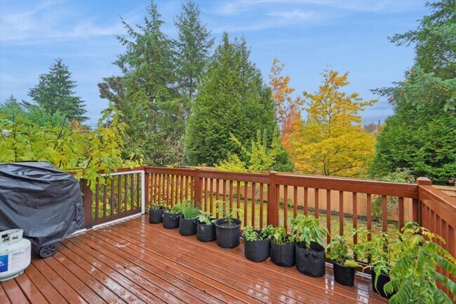 Building Photo - 4 bedroom in Redmond WA 98053