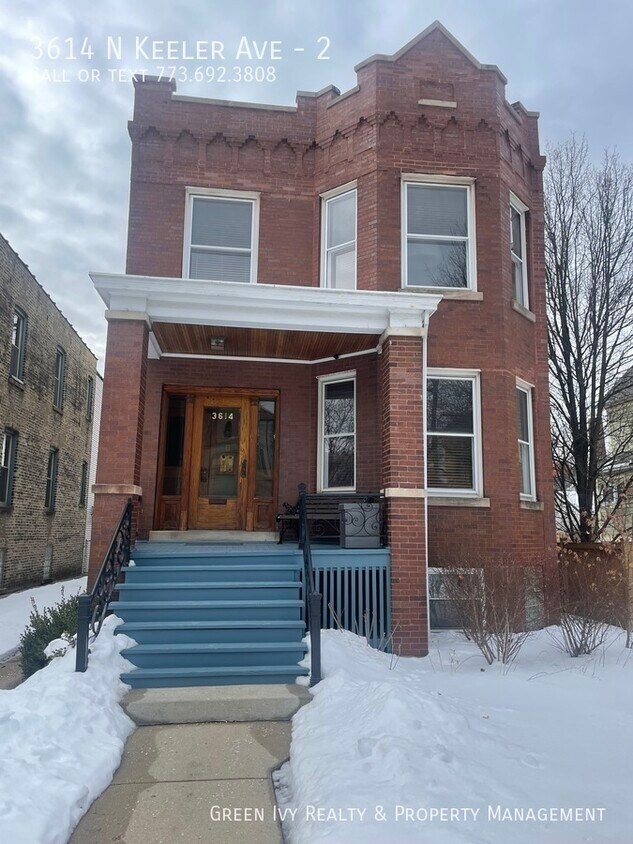 Primary Photo - Charming Top Floor Vintage in Irving Park!