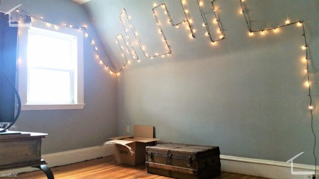 Foto del edificio - 3 br, 1 bath Apartment - 70 Quint Ave # 4