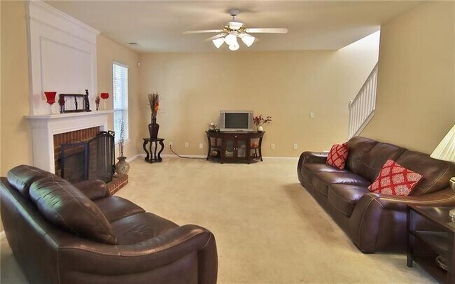 Building Photo - 5015 Cascade Hills Cir SW