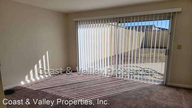 Building Photo - 3 br, 2 bath House - 1549 Ebro Cr.