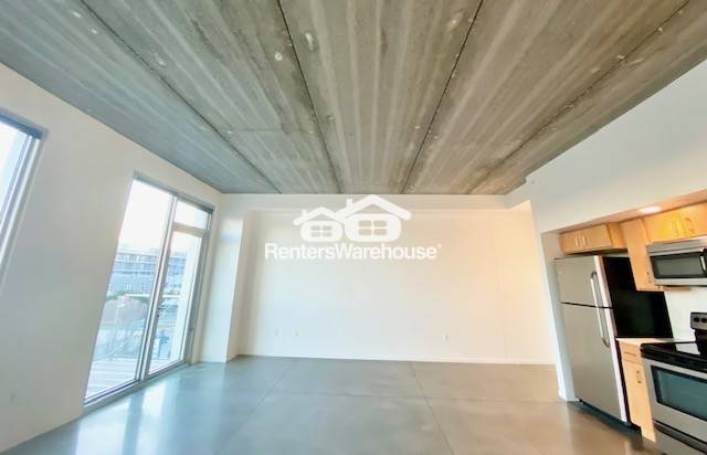 Foto del edificio - 350 E Locust St