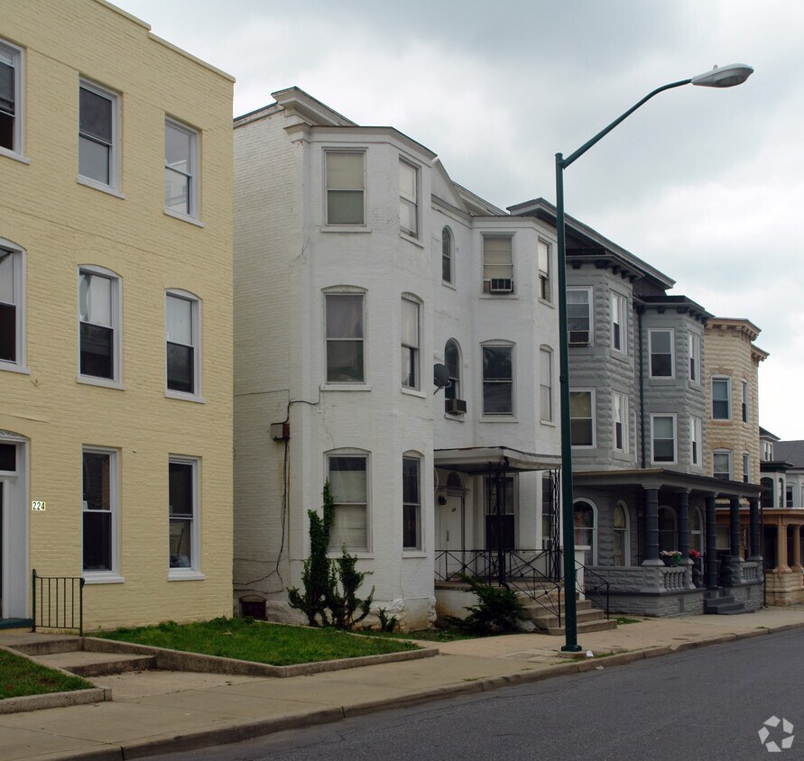 Foto del edificio - 228-230 Summit Ave