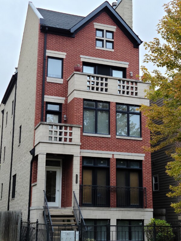 6526 S Woodlawn Ave, Chicago, IL 60637 Condo for Rent in Chicago, IL