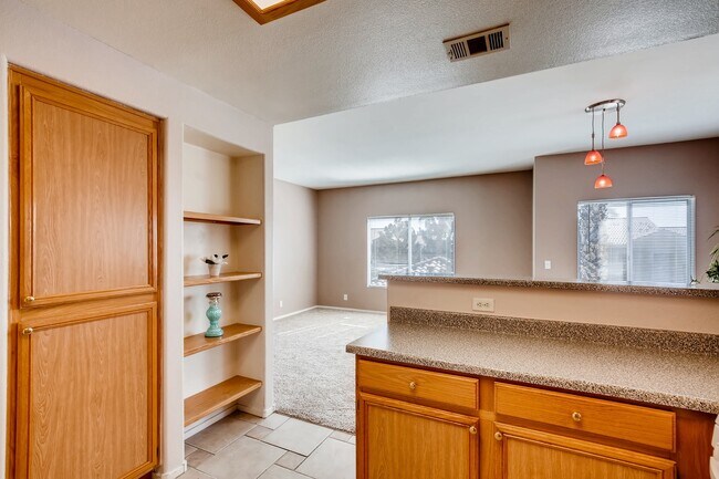 Foto del edificio - Stunning 2 BR in beautiful location