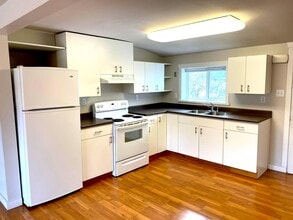 Building Photo - 4739 Davis Ave