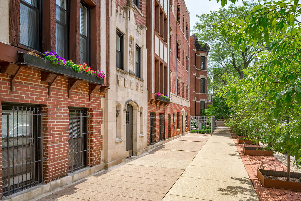 Foto principal - 1807-09 N. Lincoln Park West