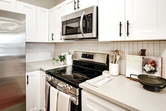 Building Photo - The Artisan at 39th