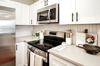 Building Photo - The Artisan at 39th