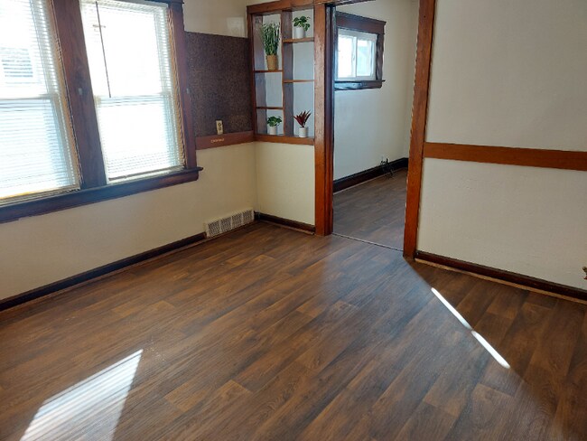 Foto del edificio - 2943 E 126th St