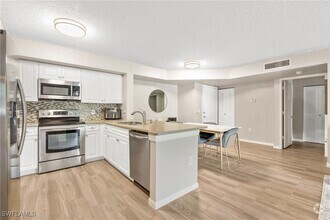 Building Photo - 1150 Wildwood Lakes Blvd