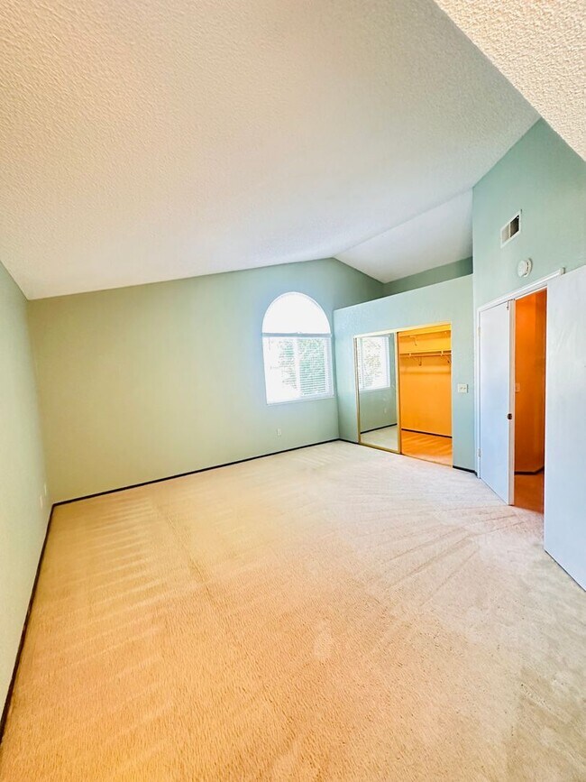 Building Photo - Better Invested Presents charming 4BR, 2.5...
