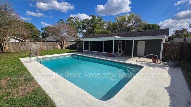 Foto del edificio - 2014 Woodbriar Loop N