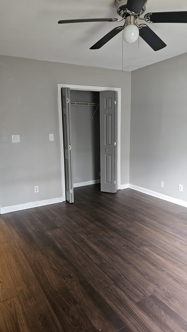 Building Photo - 1001 Doll Ave