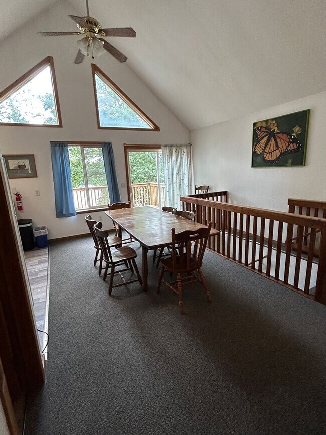 Foto del edificio - 4 Bed, 2 Bath Year Round Cabin available! ...
