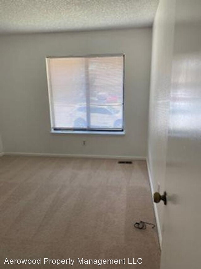 Building Photo - 3 br, 2 bath House - 16825 E Kenyon Drive