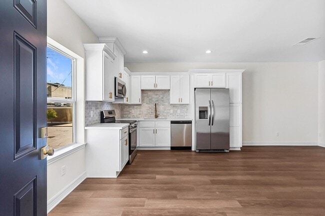 Building Photo - 2005 Sealy Ave