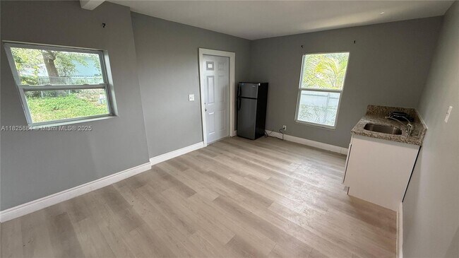Foto del edificio - 2260 NW 91st St