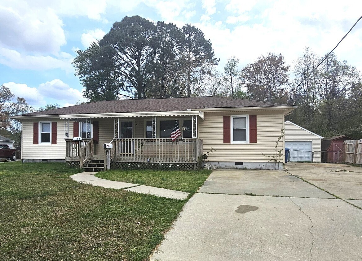 Primary Photo - 1133 Leland Cir