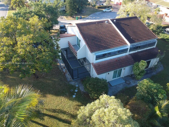 Foto del edificio - 11601 NW 29th Ct