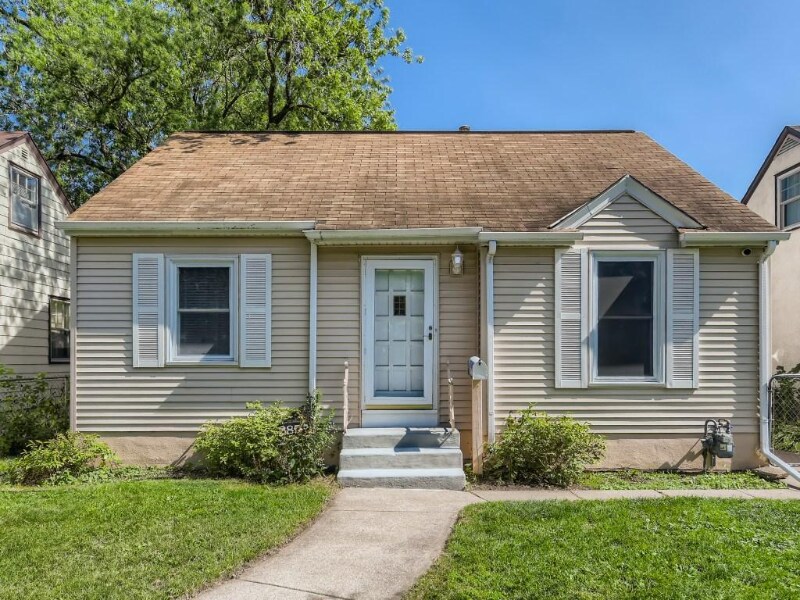 Primary Photo - 3852 Quail Ave N