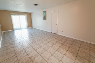 Building Photo - 2325 W Pensacola St