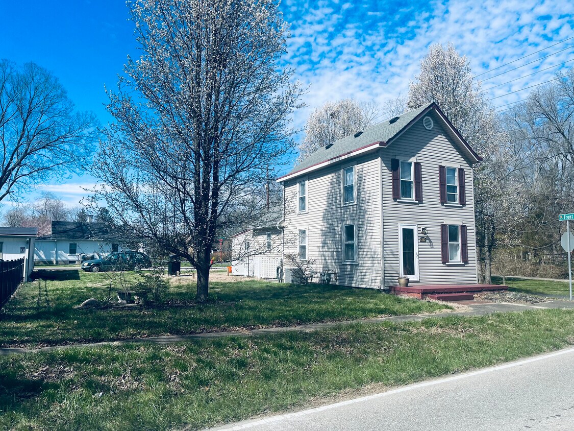 Primary Photo - 6107 Main St