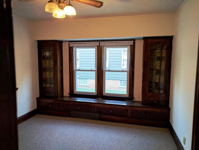 Building Photo - 4705 Behrwald Ave, Cleveland, OH 44144