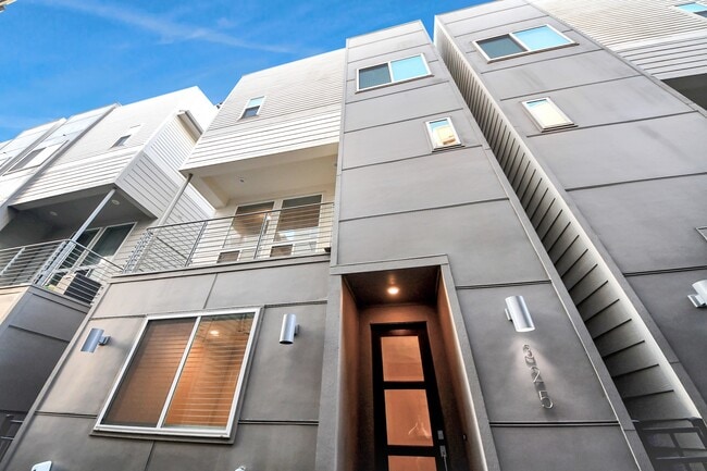 Building Photo - 325 Eado Park Cir