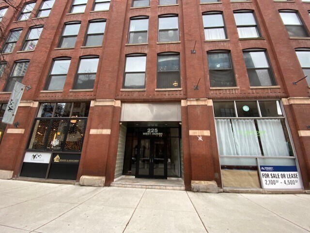 Primary Photo - 225 W Huron St