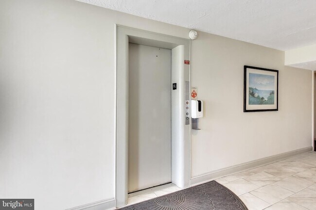 Foto del edificio - 7420 Lakeview Dr