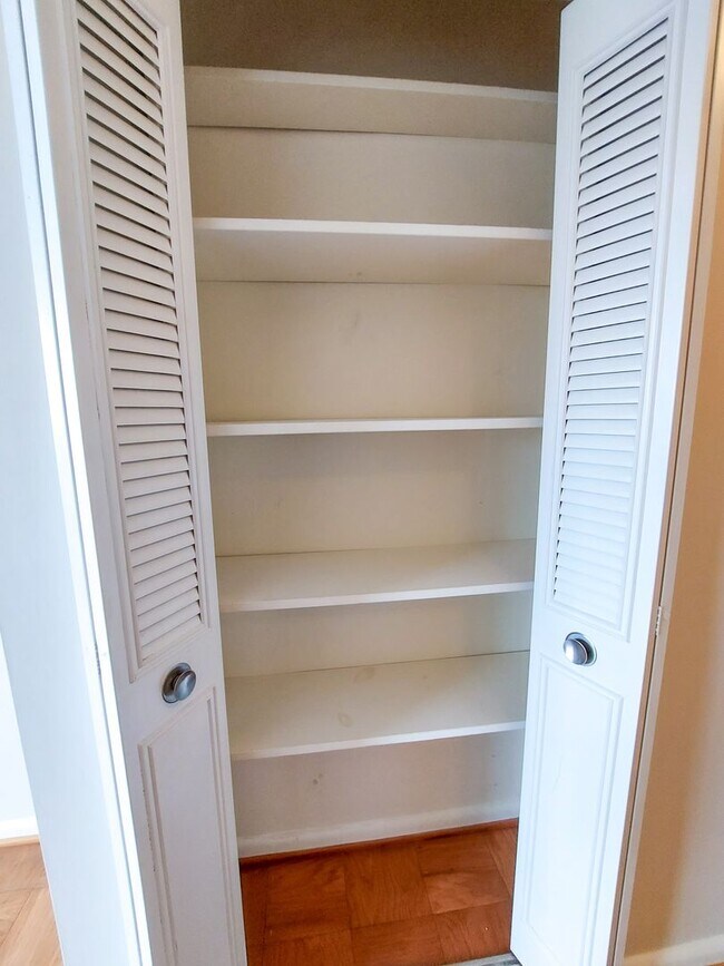 Foto del edificio - Lovely Studio Apartment in Highly-Sought G...