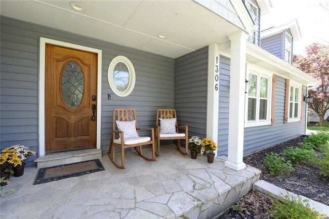 Building Photo - 1306 S Geyer Rd