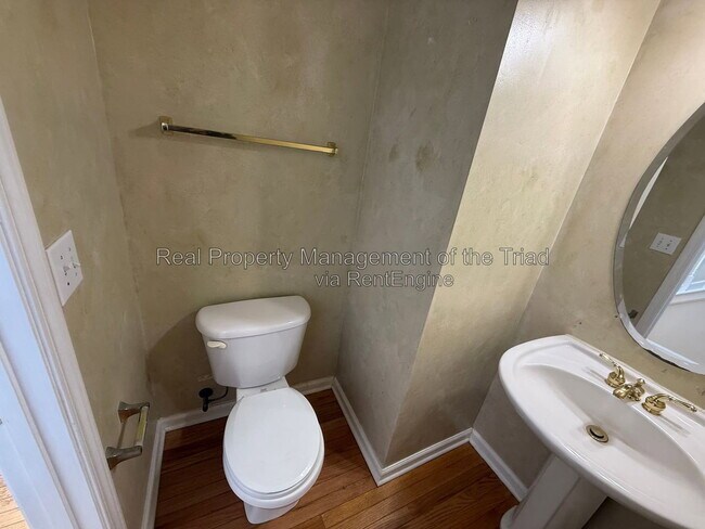 Foto del edificio - 5101 Ivystone Ln