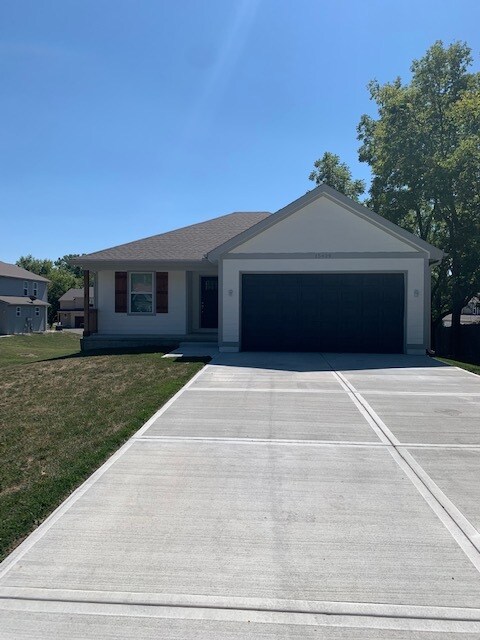 Foto principal - 15629 Leavenworth Rd