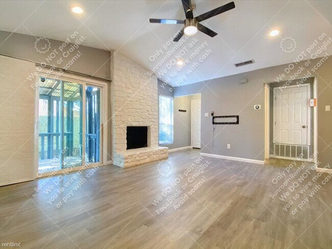Building Photo - 2 br, 2 bath Duplex - 8101 Dowling Cv B B