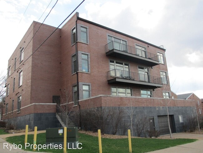 Building Photo - 2 br, 2 bath House - 6615 Alamo 1C