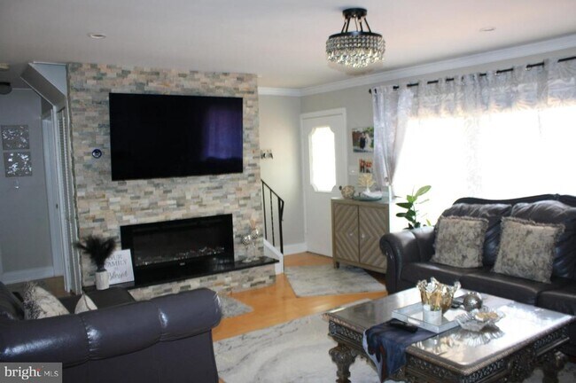 Foto del edificio - 99 Harmony Rd