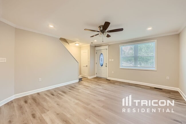 Building Photo - 8516 Willow Oak Rd