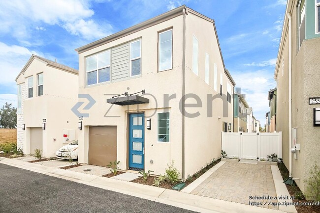 Building Photo - 2556 E Lincoln Paseo