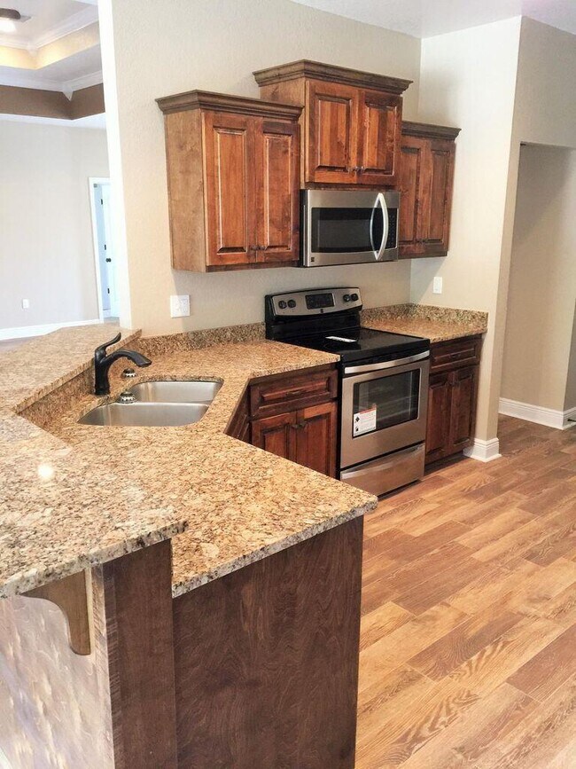 Building Photo - 4011 Happy Trails Rd
