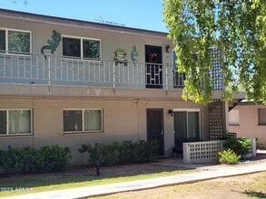 Building Photo - 5550 N 12th St