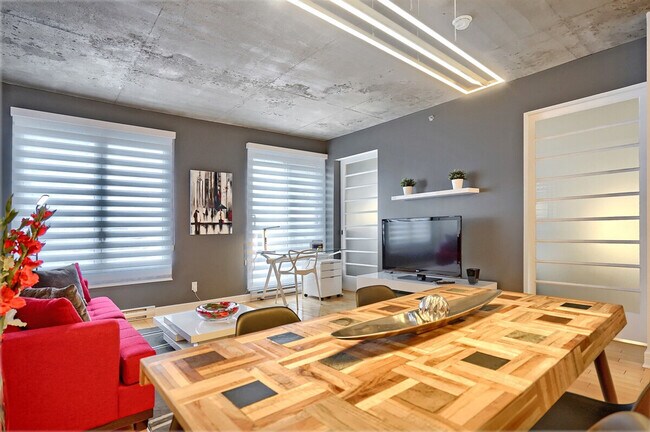 Building Photo - 10 Rue Carmichael