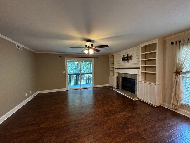 Foto del edificio - 132 Turnwood Ln