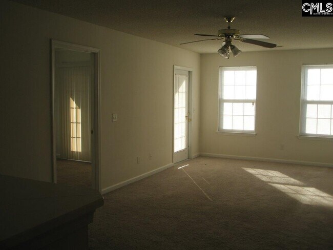 Foto del edificio - 216 Deerwood St