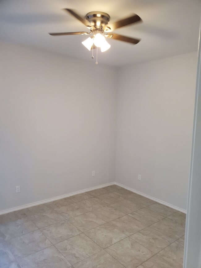 Building Photo - 34 San Martin Dr
