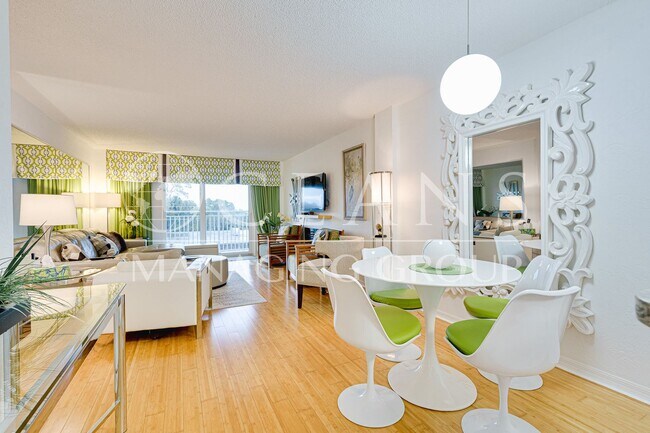 Foto del edificio - 2 bedrooms, 1 bath Condo located near the World's Most Famous Beach