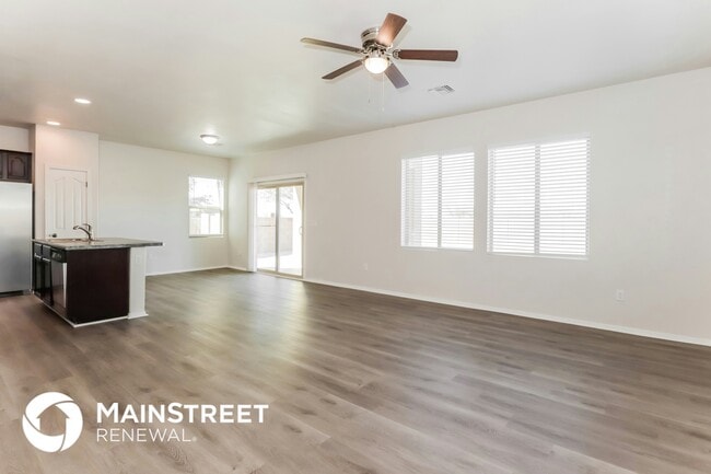 Building Photo - 1027 E Madera Grove Ln